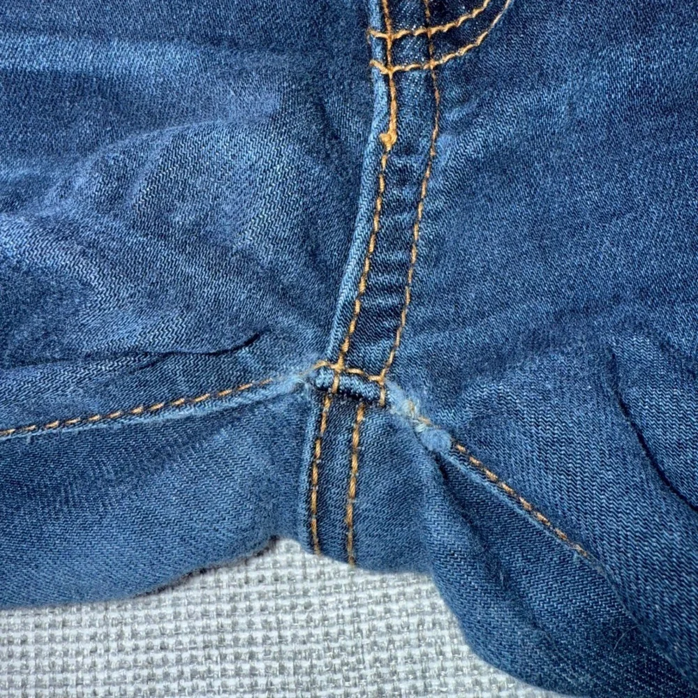 American Eagle Super Stretch Jeggings Dark Wash Distressed Ripped Knee Size 0